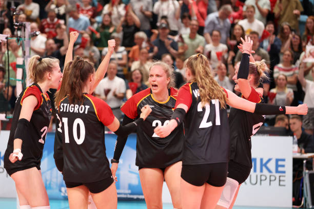 如何根據(jù)標準尺寸布置室內(nèi)氣排球場地