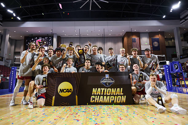 中學(xué)生排球比賽中的暫停與換人規(guī)則