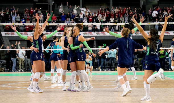 為什么室內(nèi)排球場(chǎng)的凈高至少需要7米？