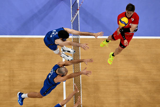 強力跳發(fā)球與飄球的戰(zhàn)術運用：發(fā)球如何改變比賽節(jié)奏