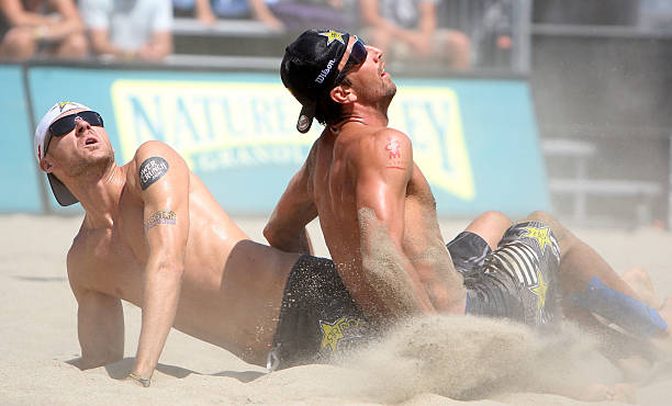 掌握排球手型：發(fā)球、接球和扣球的關(guān)鍵要點(diǎn)