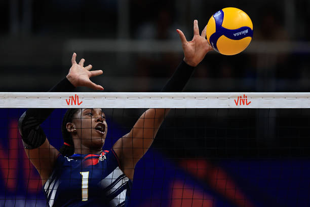 九人制排球站位圖解析：如何優(yōu)化場(chǎng)上位置分配