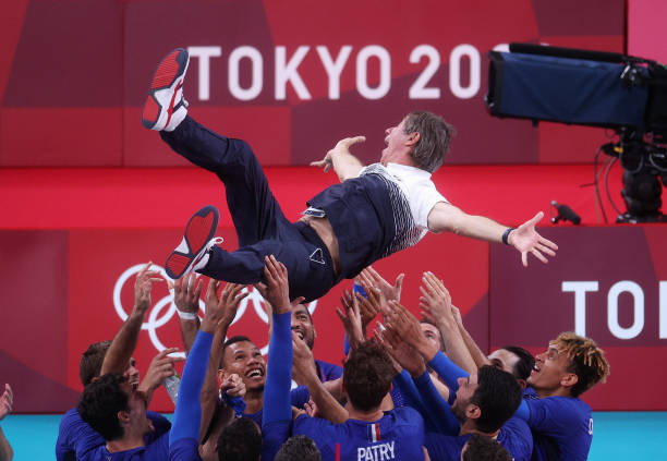 排球技術(shù)姿勢(shì)全解析：從站位到移動(dòng)的圖解指南