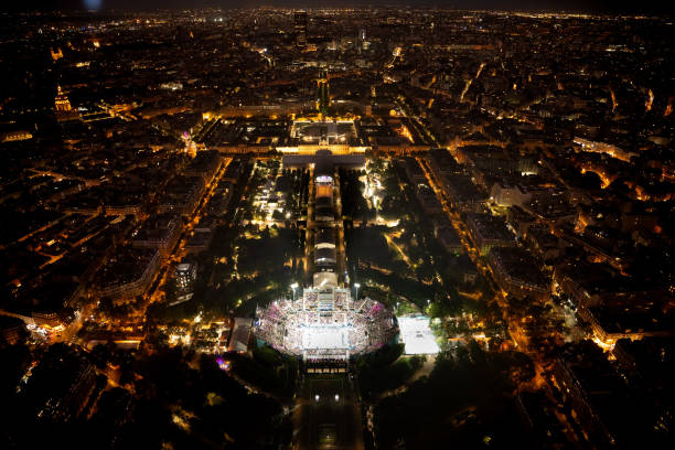 一插二夾三提四蹬：排球墊球技術的關鍵步驟