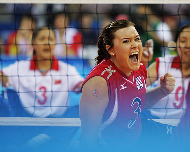 從零開始學(xué)墊球:排球基礎(chǔ)技術(shù)教學(xué)與訓(xùn)練計劃