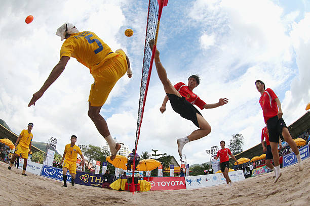 國際排聯(lián)規(guī)定：排球場地線寬是多少厘米？