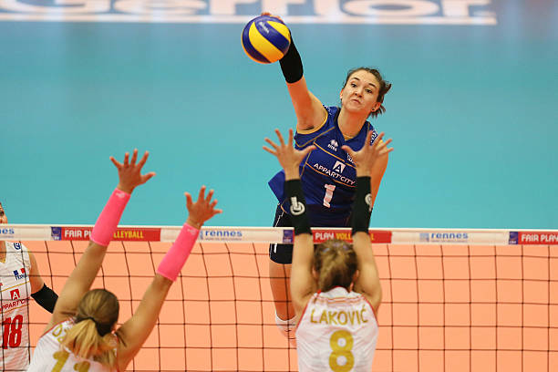 高中排球比賽方案范文：裁判與計(jì)分規(guī)則