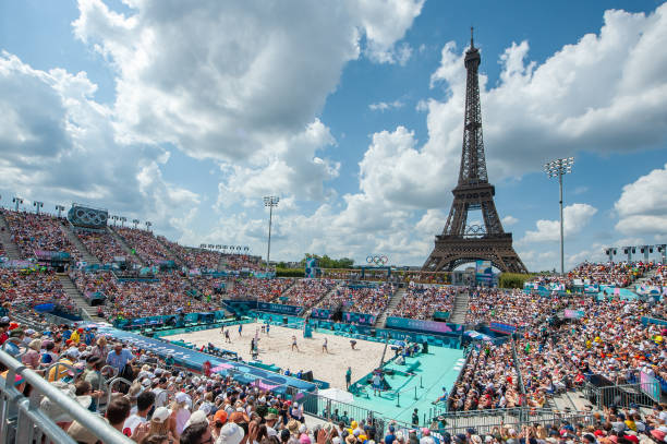 如何通過墻打練習(xí)糾正排球擊球姿勢(shì)？詳細(xì)步驟解析