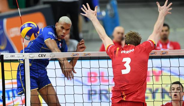 場(chǎng)地?zé)艄庹彰饕笈c測(cè)量方法