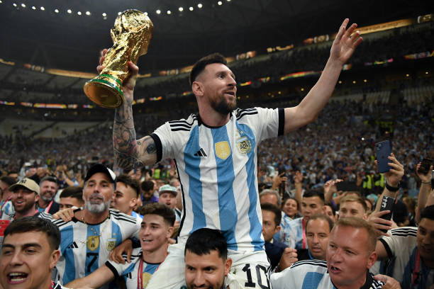 歷屆世界杯場(chǎng)館與城市：標(biāo)志性比賽場(chǎng)地的回顧