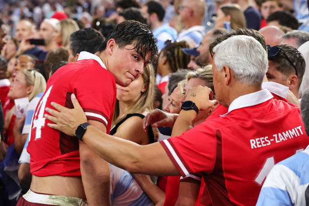 馬拉多納：從貧民窟到世界之巔的球王之路