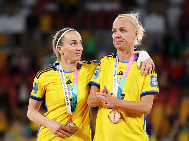 中國足球?yàn)楹卧俅螣o緣世界杯？深度解析