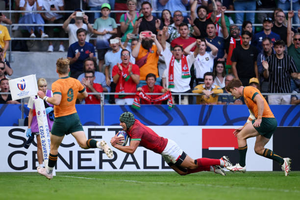 世界杯直播視頻在線直播免費觀看劇情解析:主角的成長與救贖之路